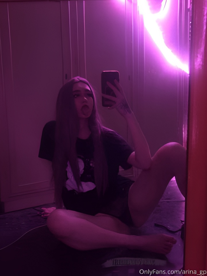 Зина привлекательная девушка из Белой калитвы цена от 2500 руб