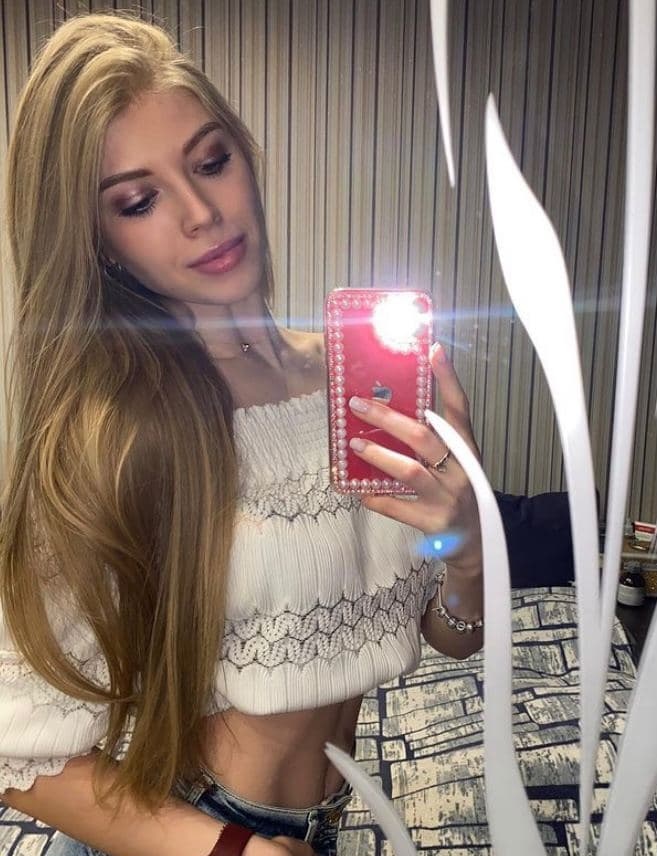 🎥 Карина привлекальеная девушка из Белой калитвы цена от 8000 руб