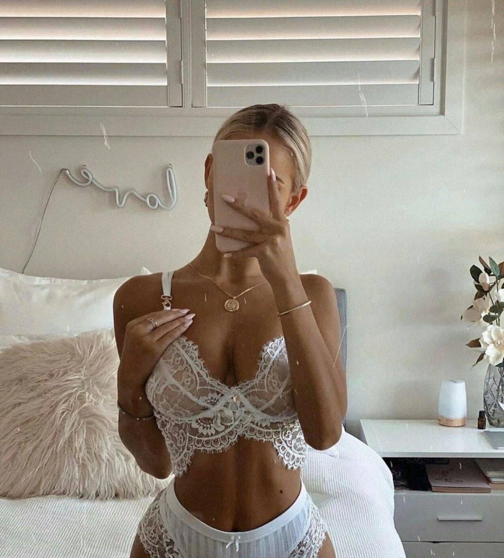 Елена привлекальеная девушка из Белой калитвы цена от 4000 руб