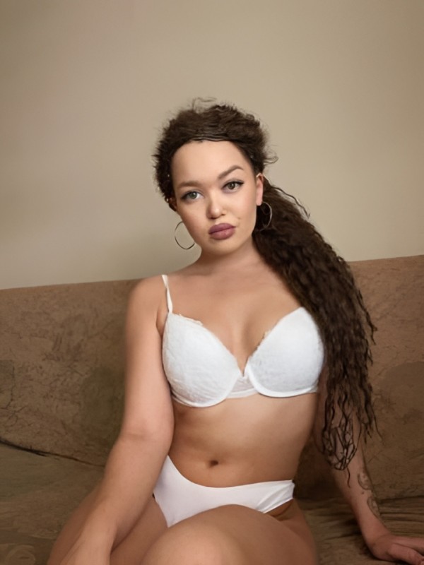 Леночка привлекательная девушка из Белой калитвы цена от 5000 руб