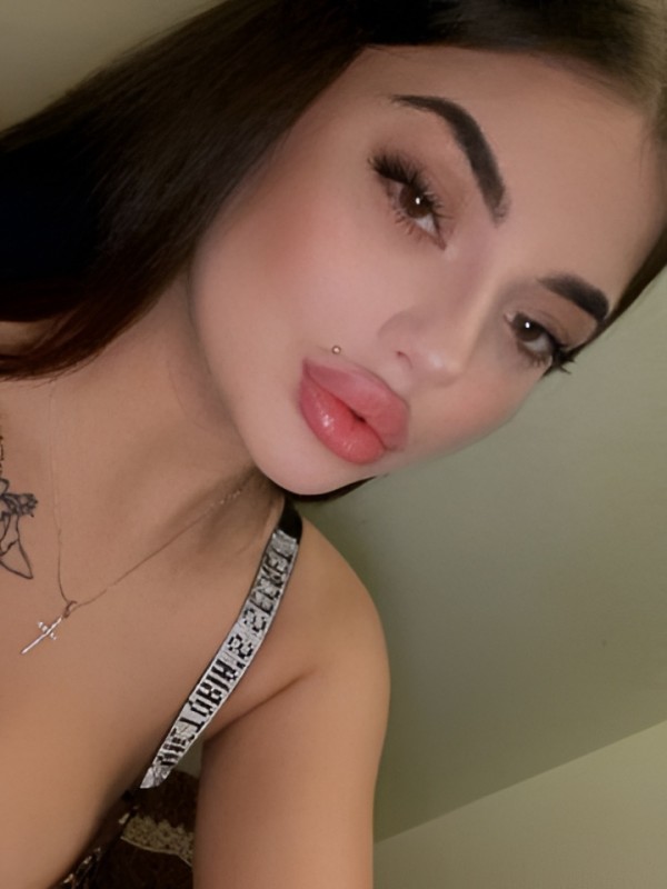 Рената привлекательная девушка из Белой калитвы цена от 4000 руб