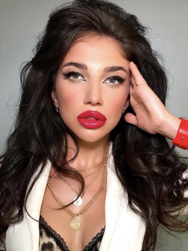 🎥 Влада привлекательная девушка из Белой калитвы цена от 5000 руб