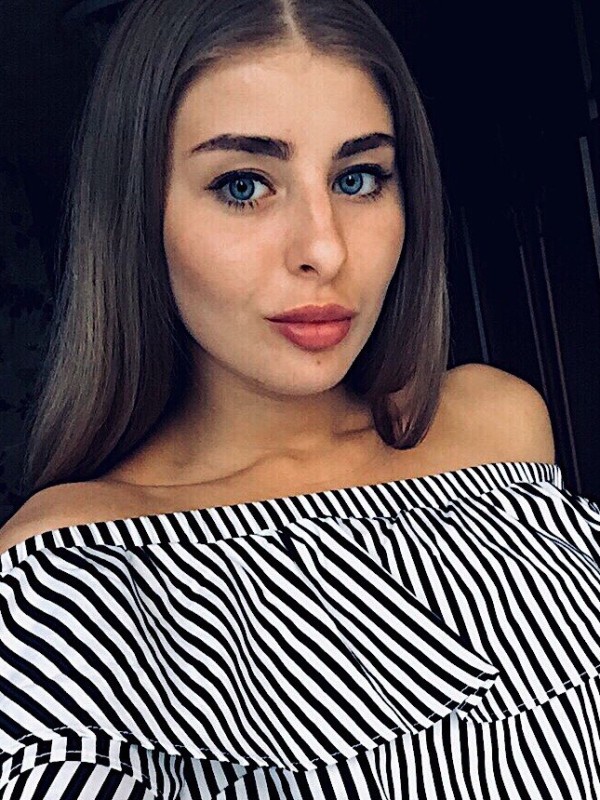 Алена привлекательная девушка из Белой калитвы цена от 3500 руб