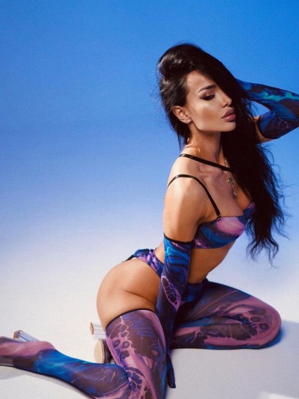 Асечка привлекательная девушка из Белой калитвы цена от 9000 руб